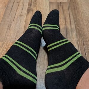 Stylish Black and Green Women's Casual Socks